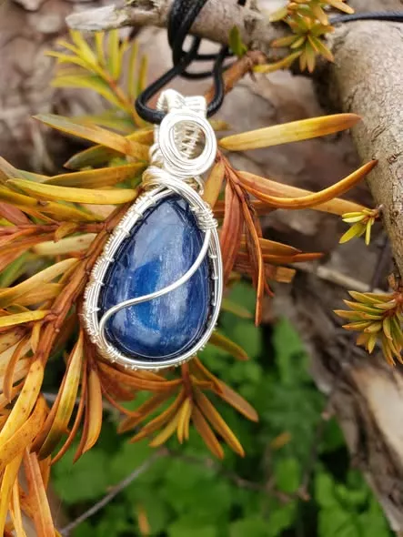 pendentif en cyanite